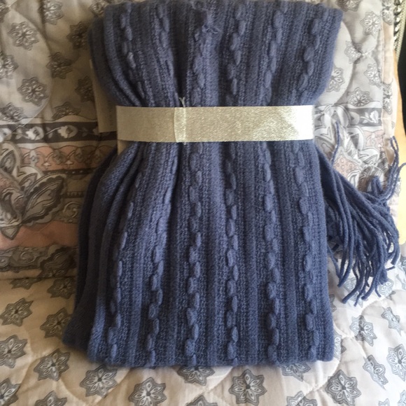NWT NY & Co. Scarf and Glove Set - Picture 2 of 2